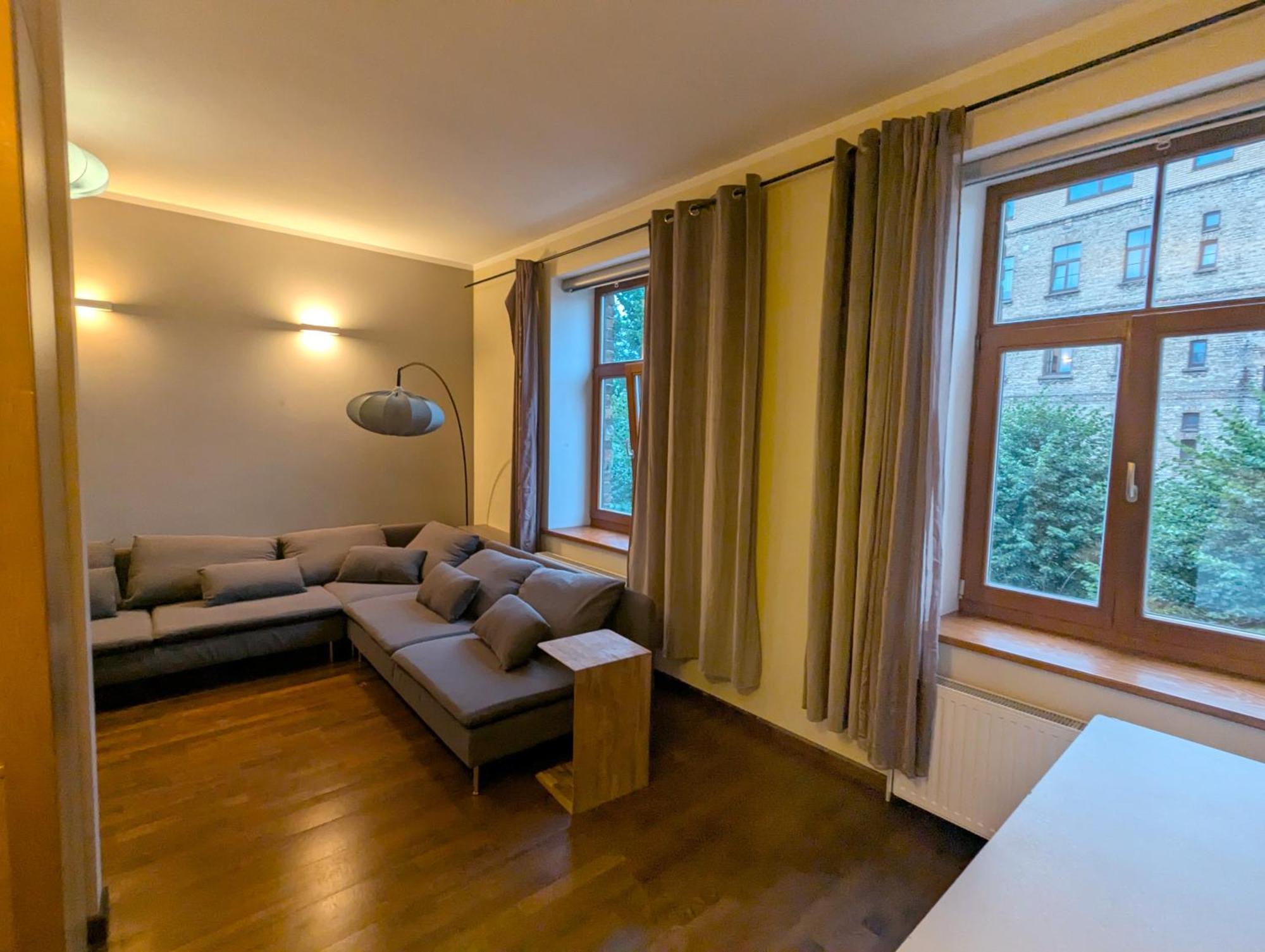 Midcentury Modern, Quiet, 40M Studio With Bath Riga Buitenkant foto